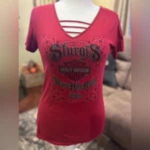 HARLEY-DAVIDSON Red ladies v-neck Sturgis rally bandana design
